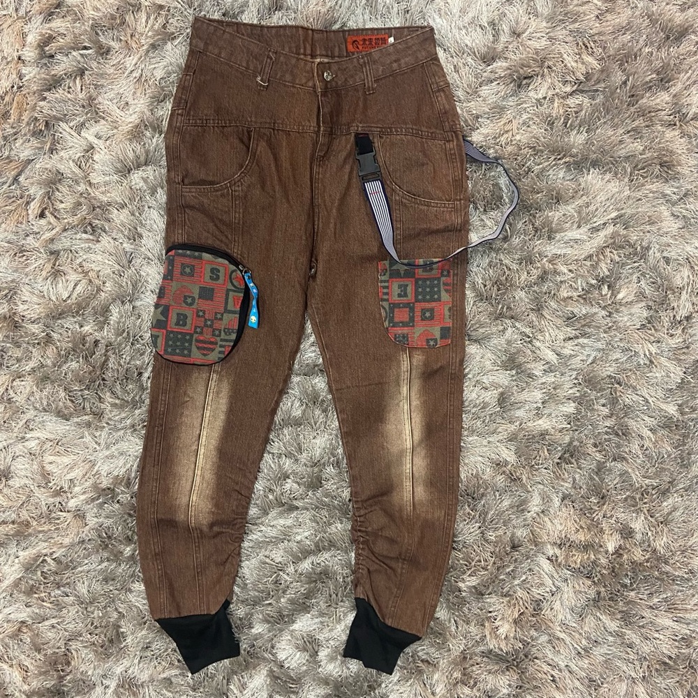 Future Field brown unique brown pocketed denim knit leg pants. Size L. Used.